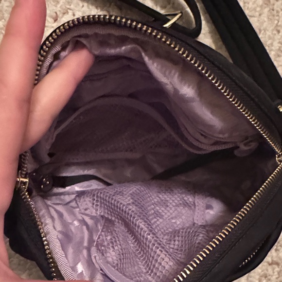 Lo & Sons Nouvelle Black Nylon Crossbody Bag - Picture 6 of 9